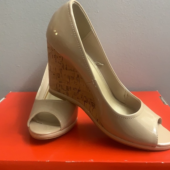 3/$30 Great work wedges! - Picture 3 of 4